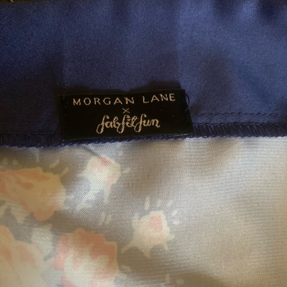 Morgan Lane Blue Floral Robe - Picture 6 of 8
